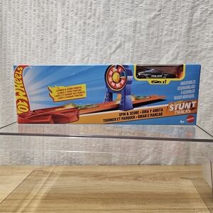 Mattel Hot Wheels Action Power Spin and Score Car and Track Set